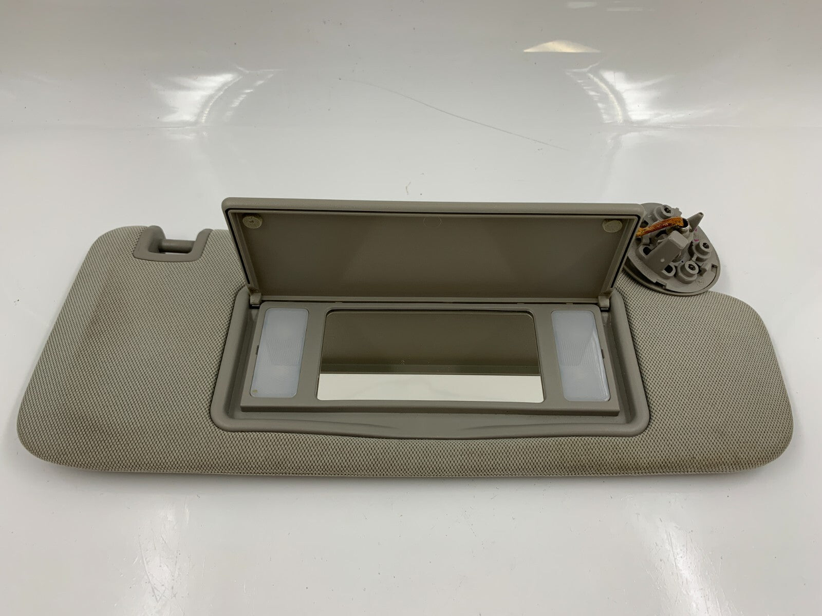 2013-2016 Chevrolet Malibu Passenger Sun Visor Gray Illuminated OEM C03B09084