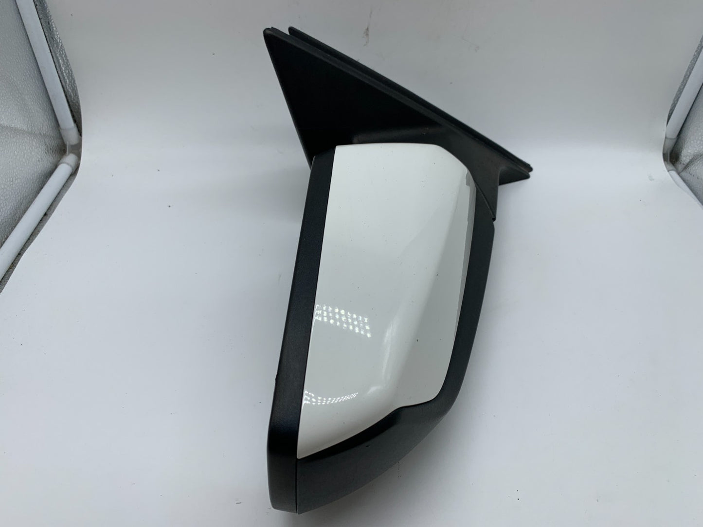 2008-2012 Chevrolet Malibu Passenger Side Power Door Mirror White OEM C03B14035