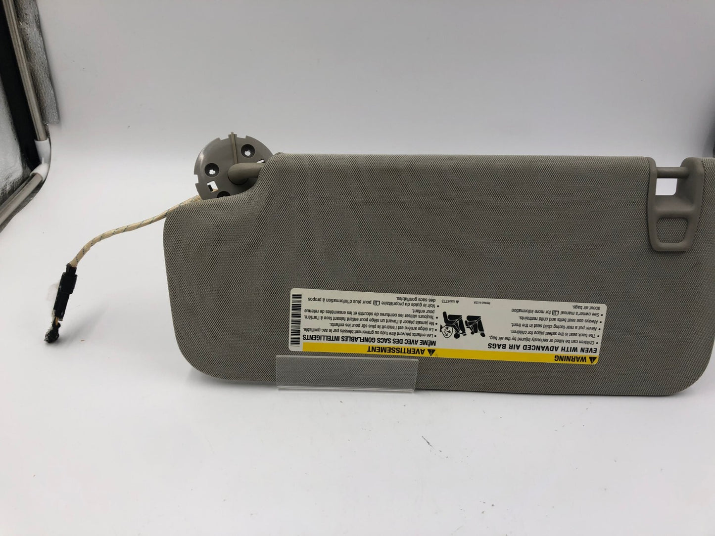 2013-2015 Chevrolet Trax Passenger Sun Visor Gray Illuminated OEM C03B17020