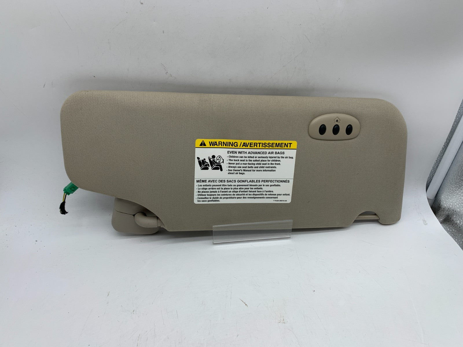 2010-2011 Ford Taurus Driver Sun Visor Gray Illuminated OEM D02B43010