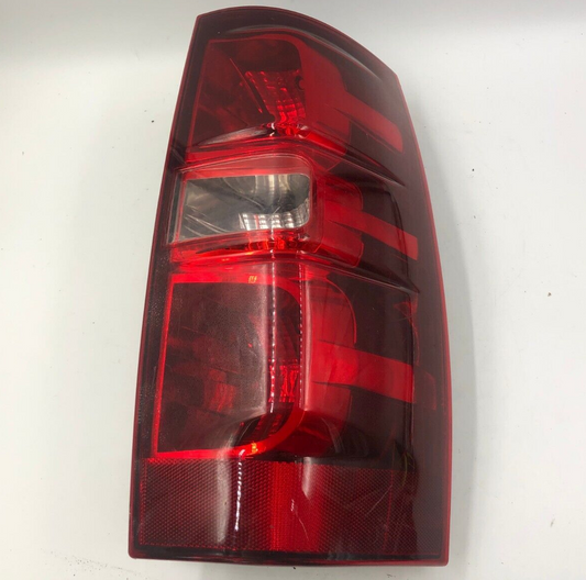 2007-2014 Chevrolet Suburban 1500 Passenger Side Tail Light Taillight D03B61001