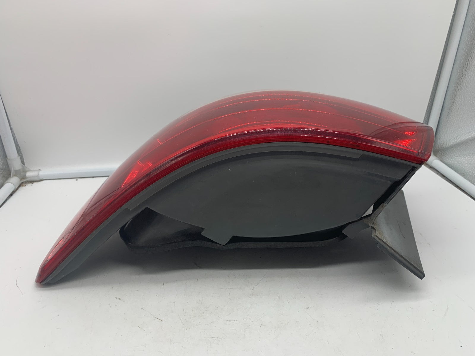 2006-2008 Hyundai Sonata Passenger Side Tail Light Taillight OEM A01B51040