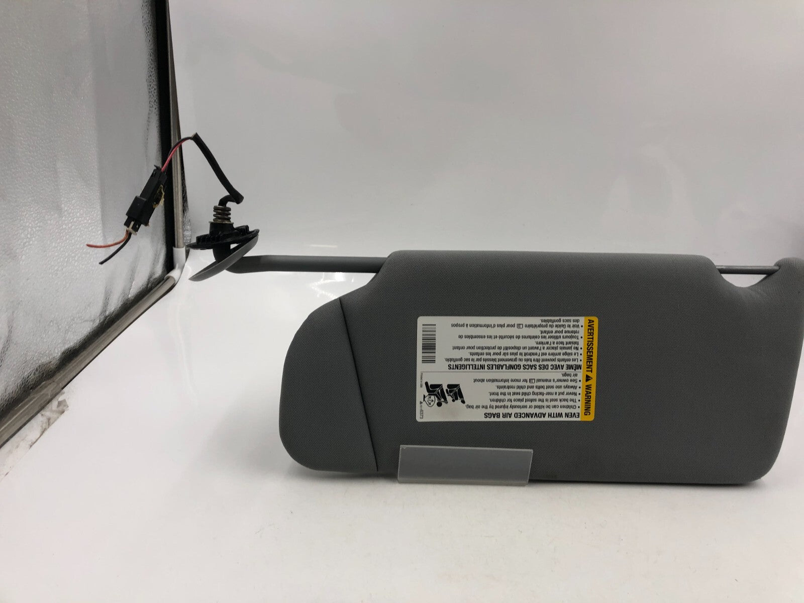 2005-2009 Buick LaCrosse Passenger Sun Visor Gray Illuminated OEM B01B21004