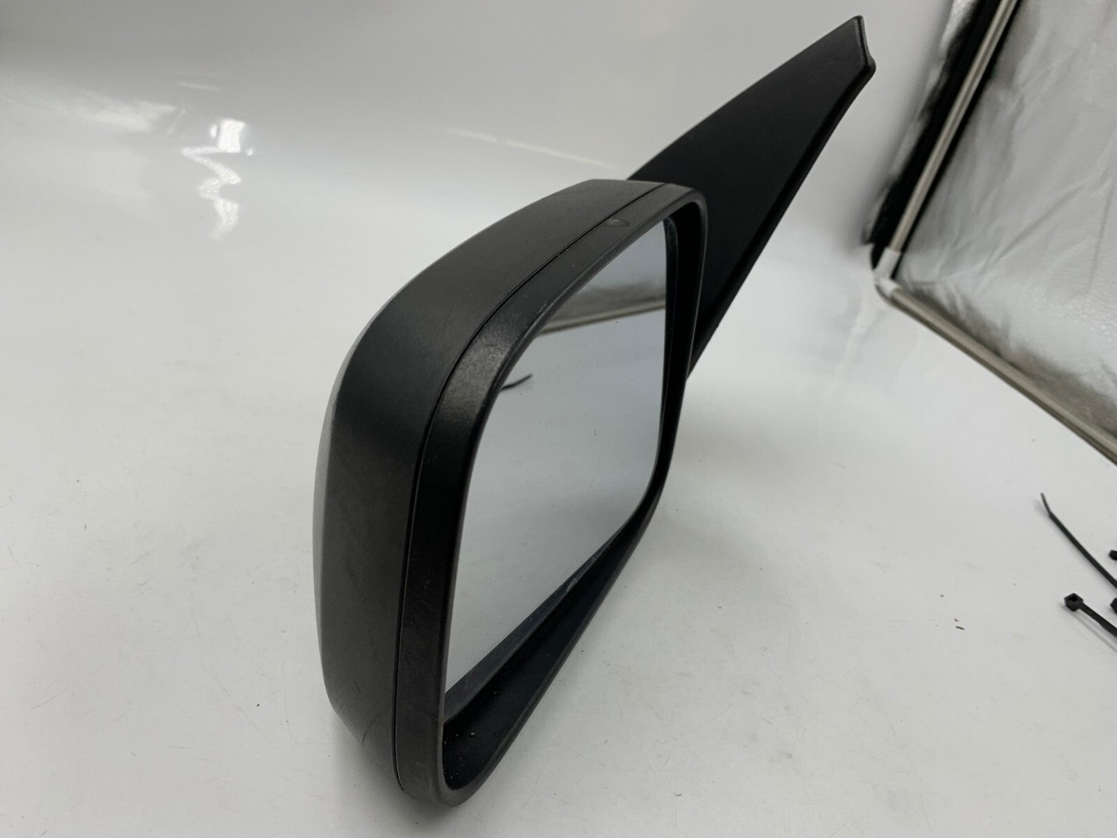 2006-2011 Chevrolet HHR Driver Side View Power Door Mirror Black OEM D03B16081