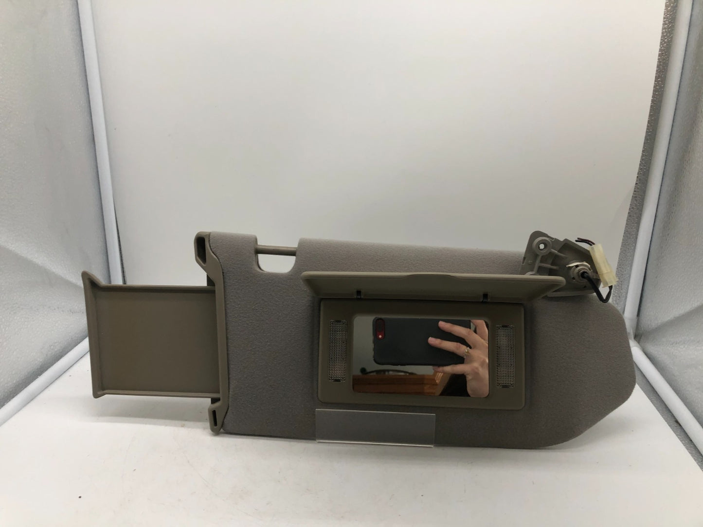 2005 Nissan Maxima Passenger Sun Visor Illuminated Gray OEM A01B21008