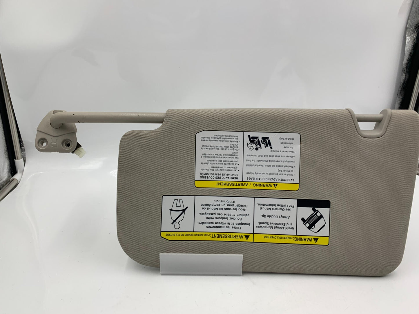 2018-2020 Nissan Rogue Passenger Sun Visor Gray Illuminated C01B08027