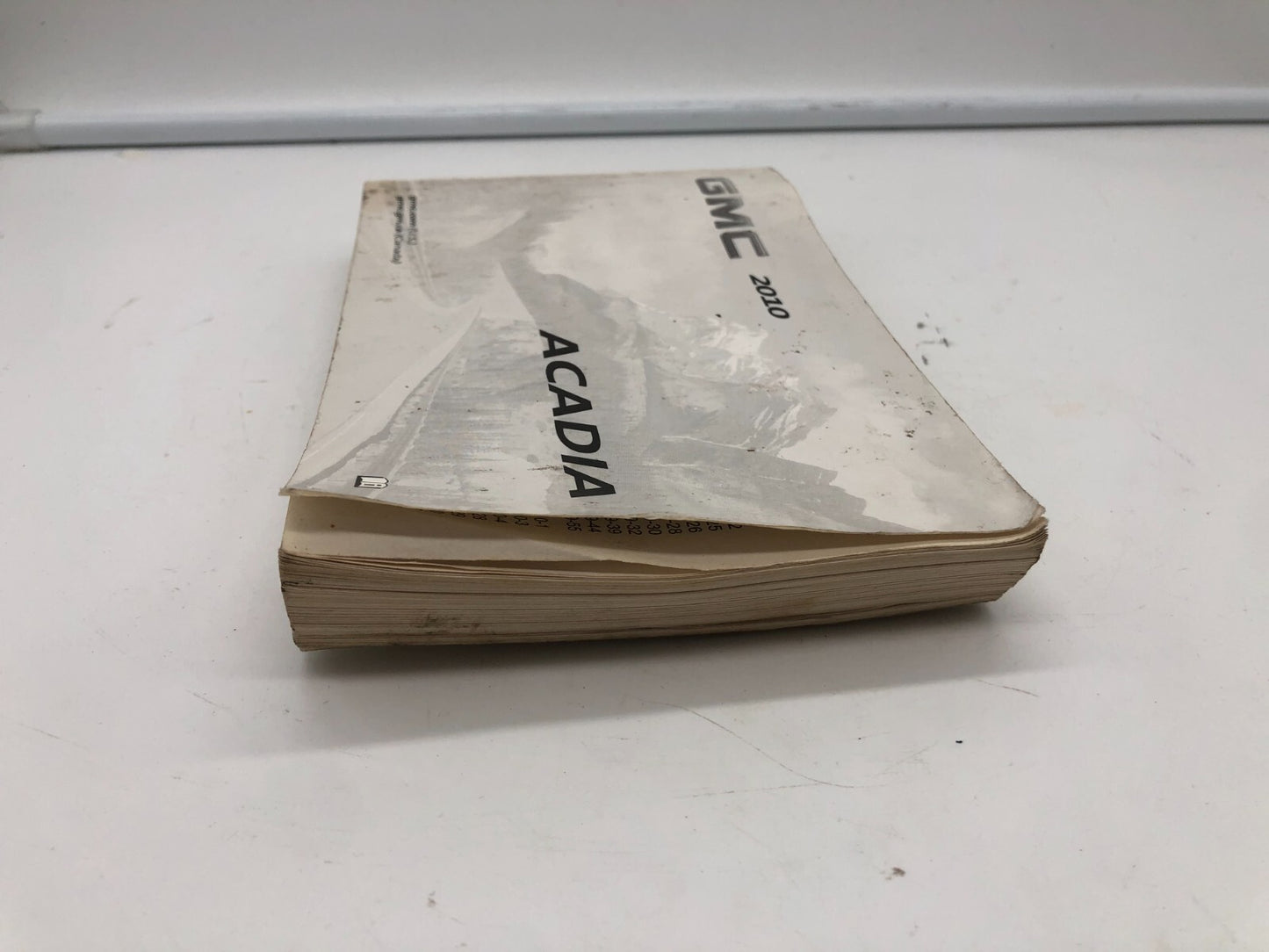 2010 GMC Acadia Owners Manual Set OEM E01B24023