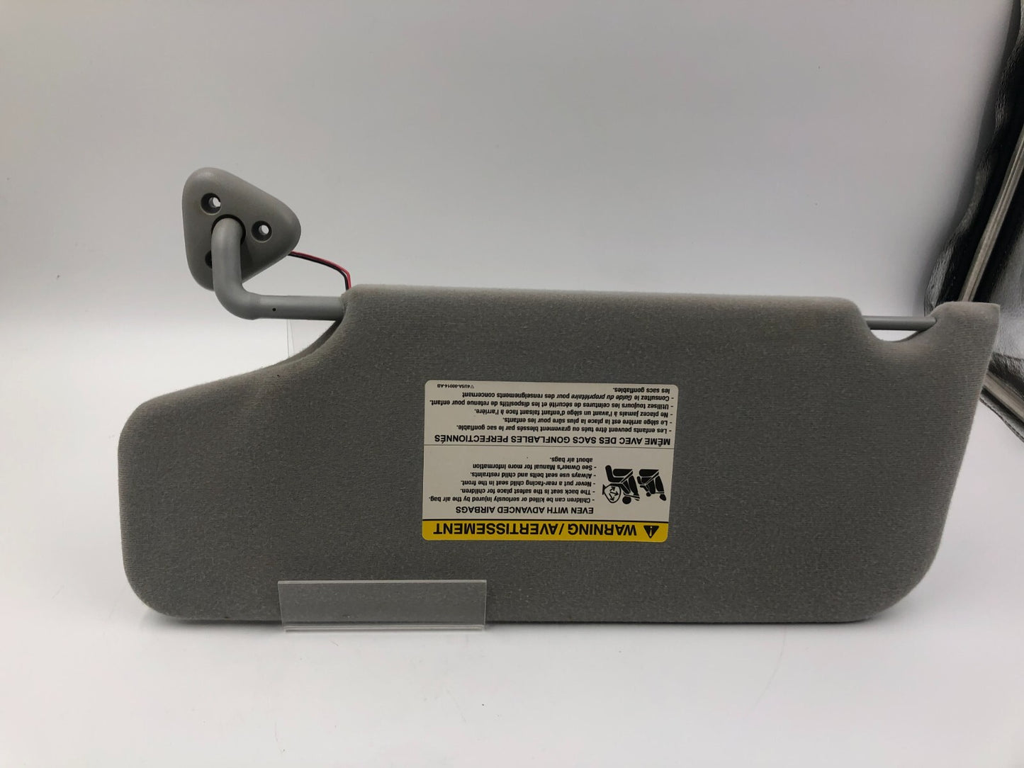 2005-2007 Ford Freestyle Passenger Sun Visor Illuminated Gray OEM B04B31030