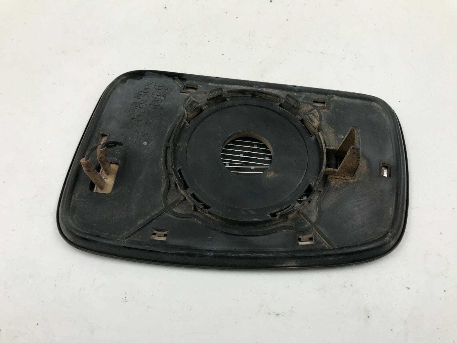 2009 Kia Sorento Passenger Side View Power Door Mirror Glass Only OEM