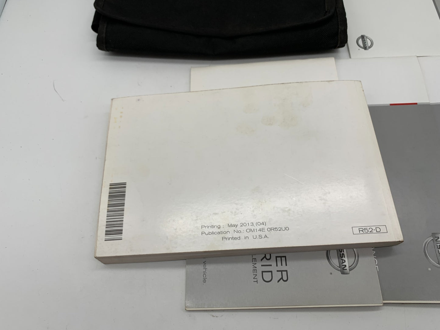 2014 Nissan Pathfinder Owners Manual Set with Case OEM