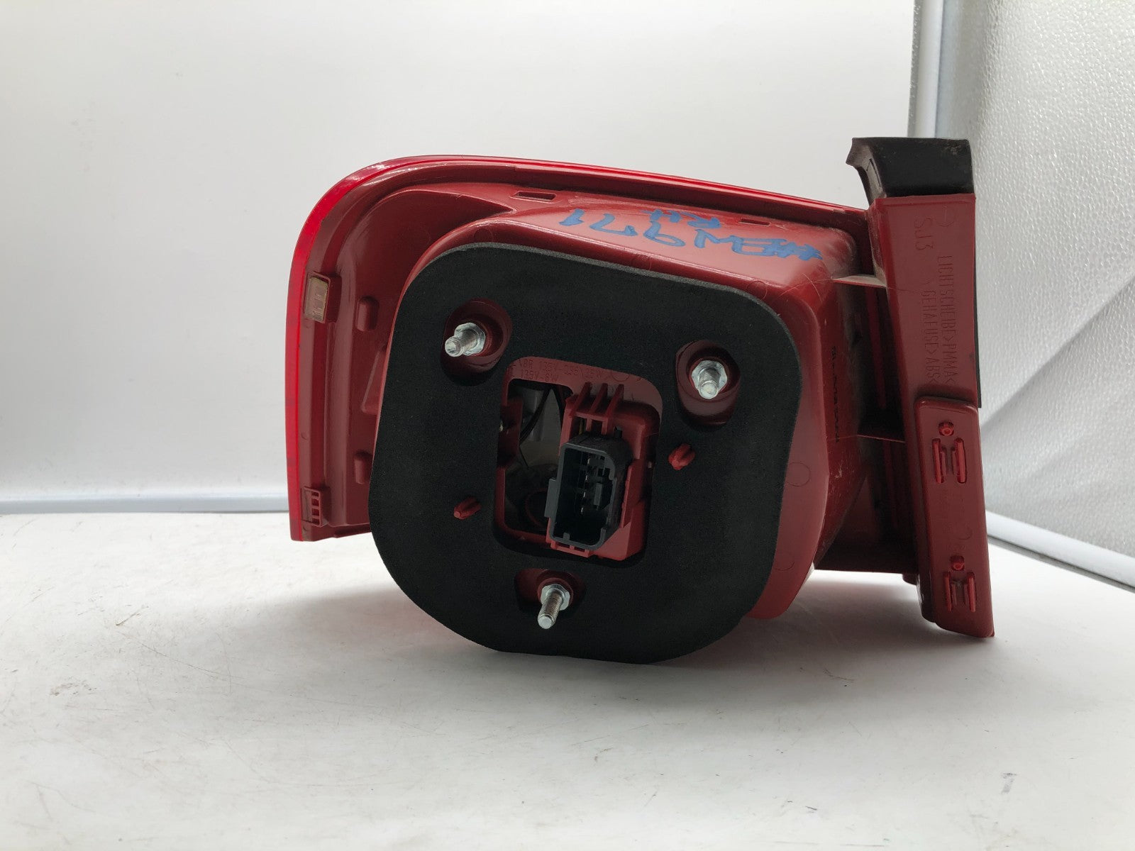 2008-2012 Volkswagen Passat Passenger Side Tail Light OEM A04B45037