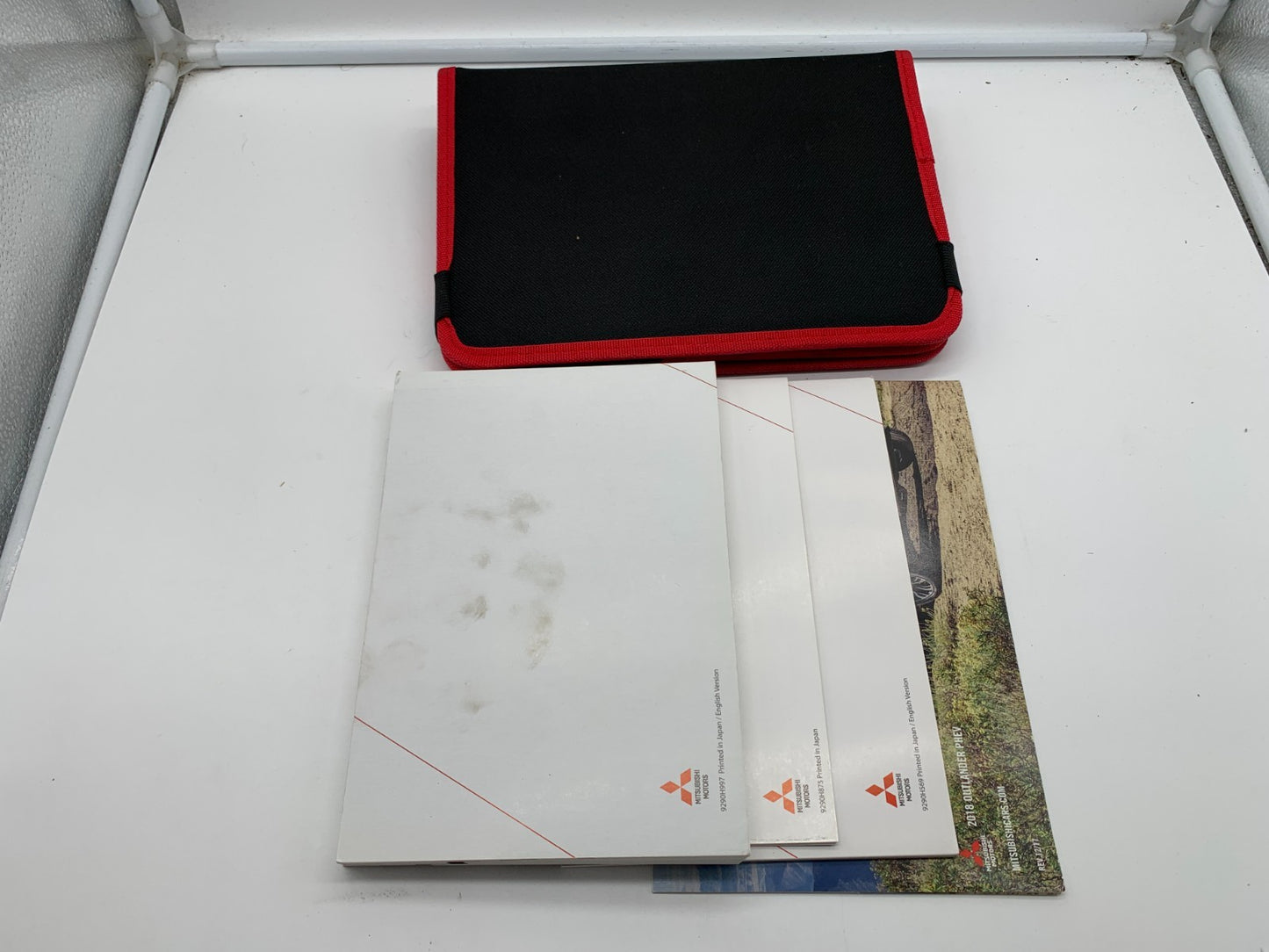 2018 Mitsubishi Outlander Owners Manual Set with Case OEM A01B41015