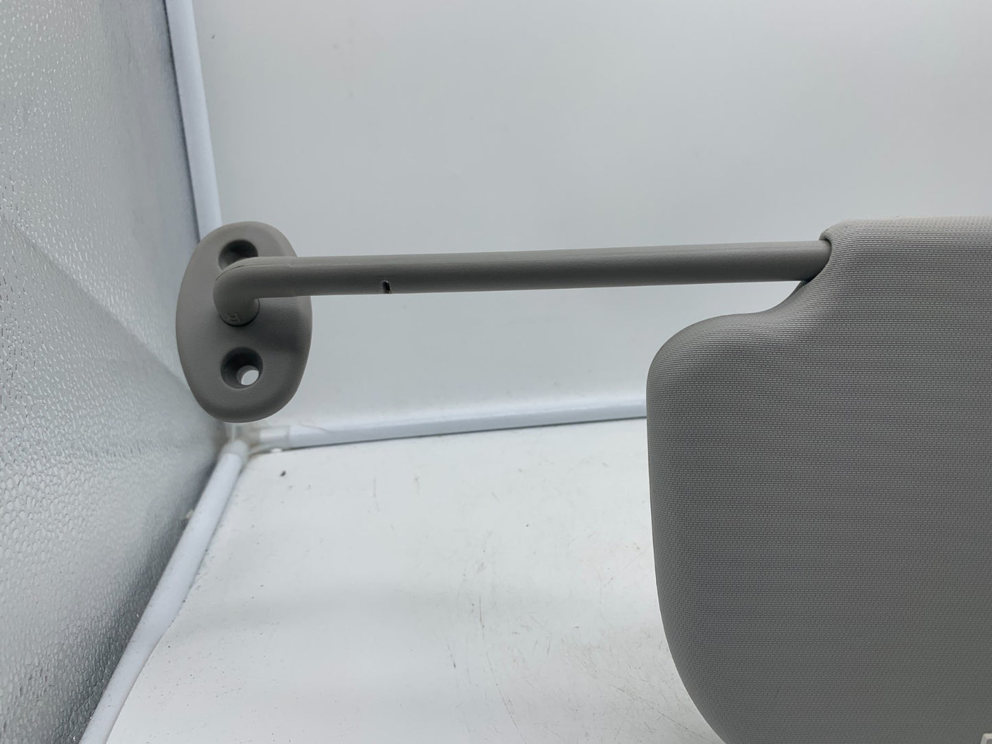 2014-2019 Kia Soul Passenger Sun Visor Gray Illuminated OEM A04B37024