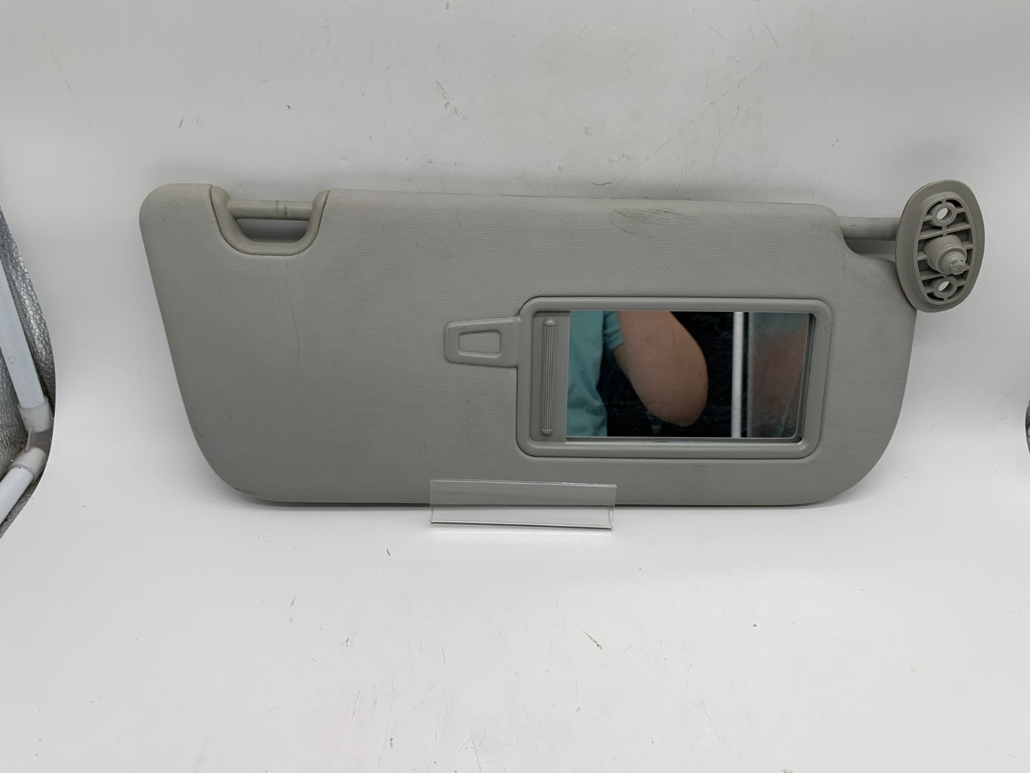 2014-2019 Kia Soul Passenger Sun Visor Illuminated Gray OEM A04B42007