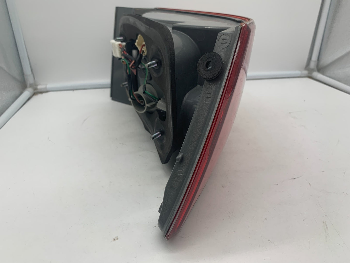 2006-2008 Hyundai Sonata Passenger Side Tail Light Taillight OEM A01B51040