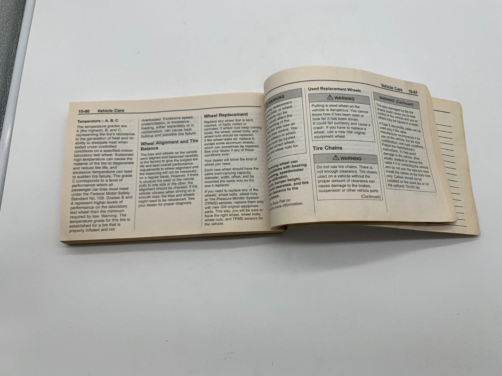 2011 Chevrolet Equinox Owners Manual OEM C03B44008