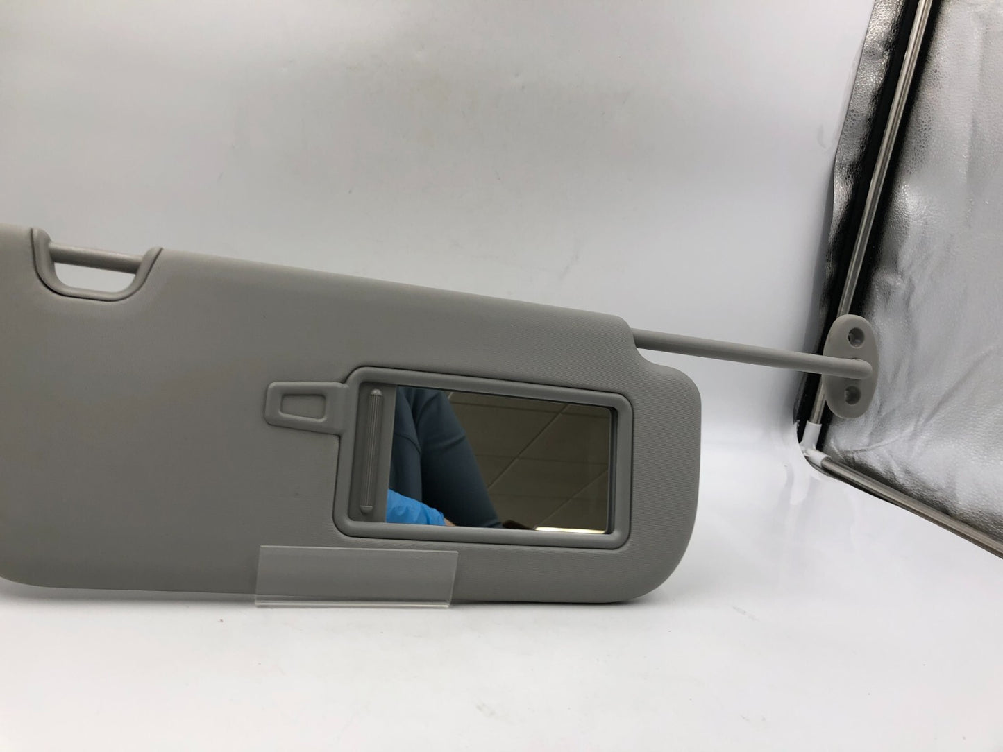 2014-2019 Kia Soul Passenger Sun Visor Gray Illuminated OEM D01B34002