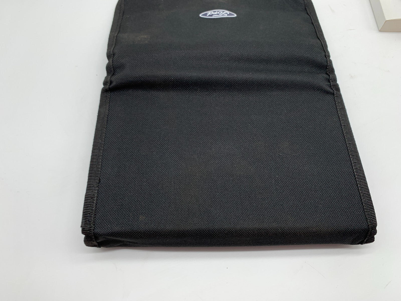 2018 Ford Fusion Owners Manual Set with Case OEM C03B08005