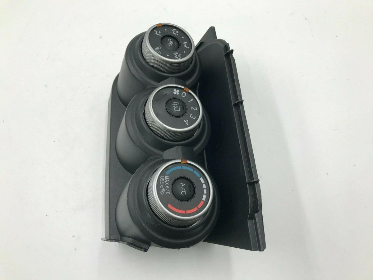 2011-2015 Nissan Rogue AC Heater Climate Control OEM D01B06001