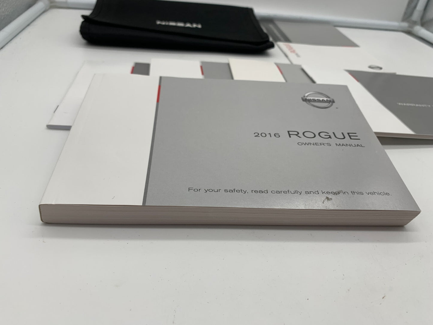 2016 Nissan Rogue Owners Manual Set with Case OEM A03B13006
