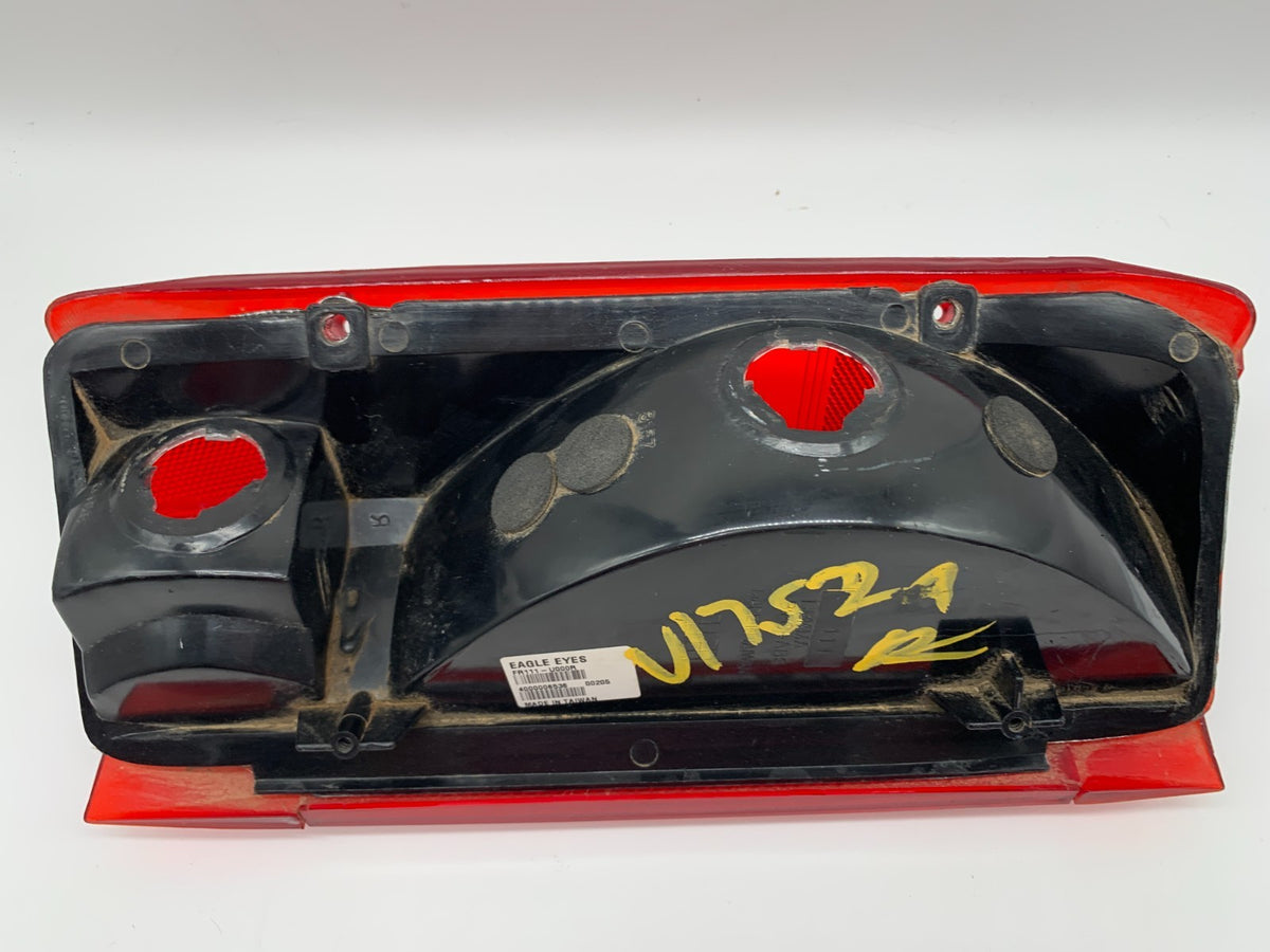 1987-1990 Ford F-250 Driver Side Tail Light Taillight Styleside OEM B03B17007