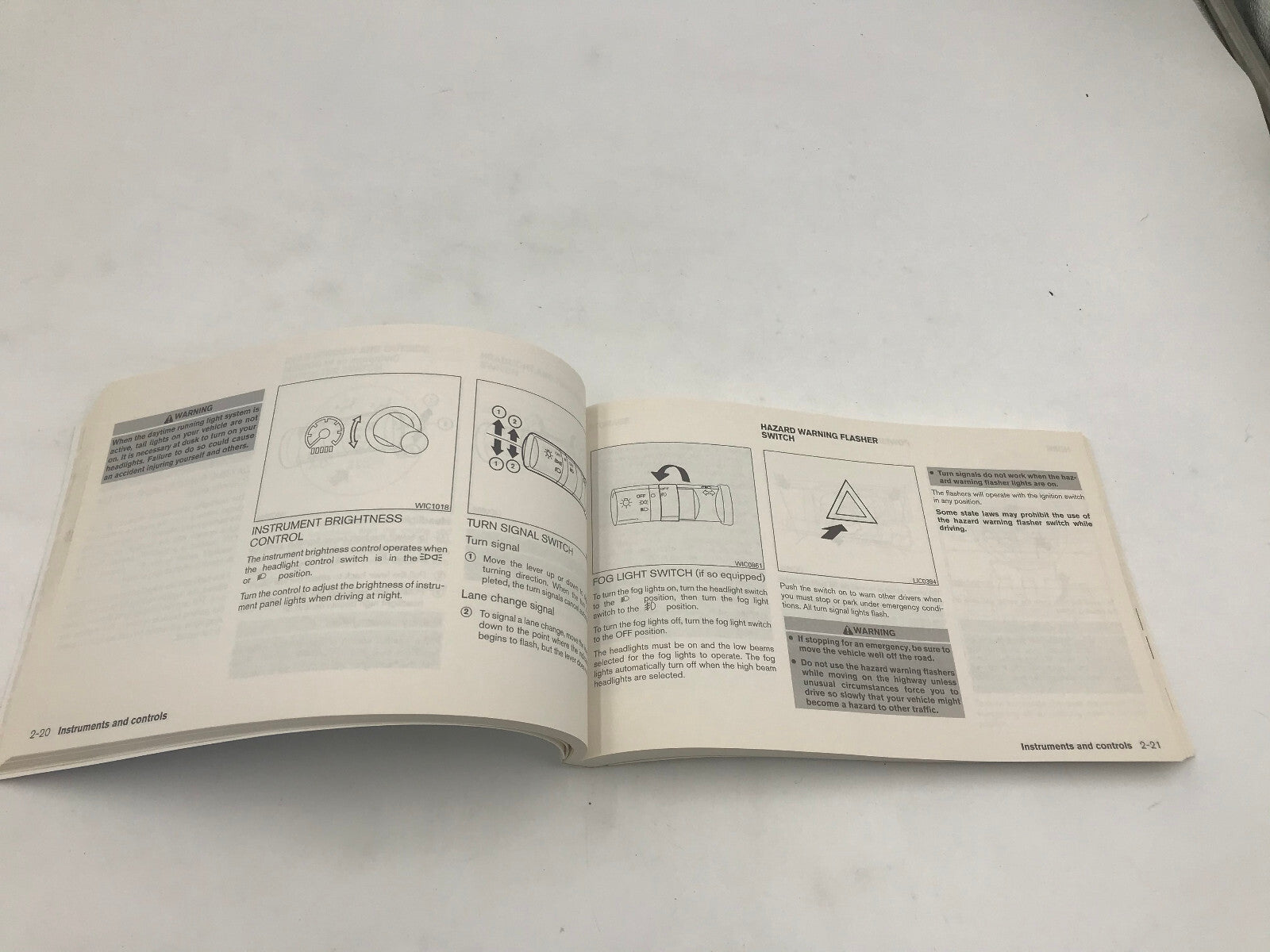 2007 Nissan Sentra Owners Manual Set with Case OEM D02B61008