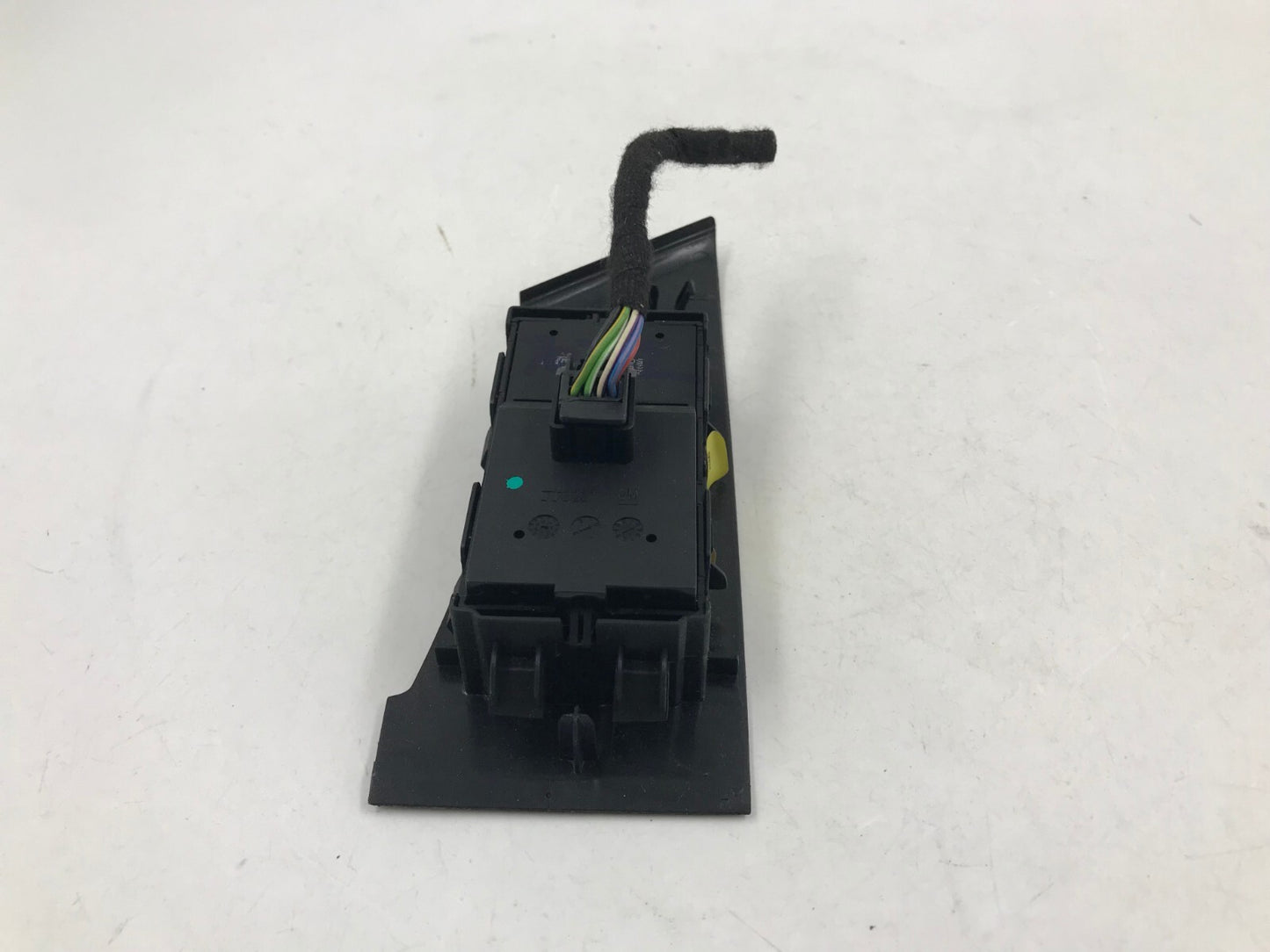 2015-2017 Buick Verano Master Power Window Switch OEM C04B57008