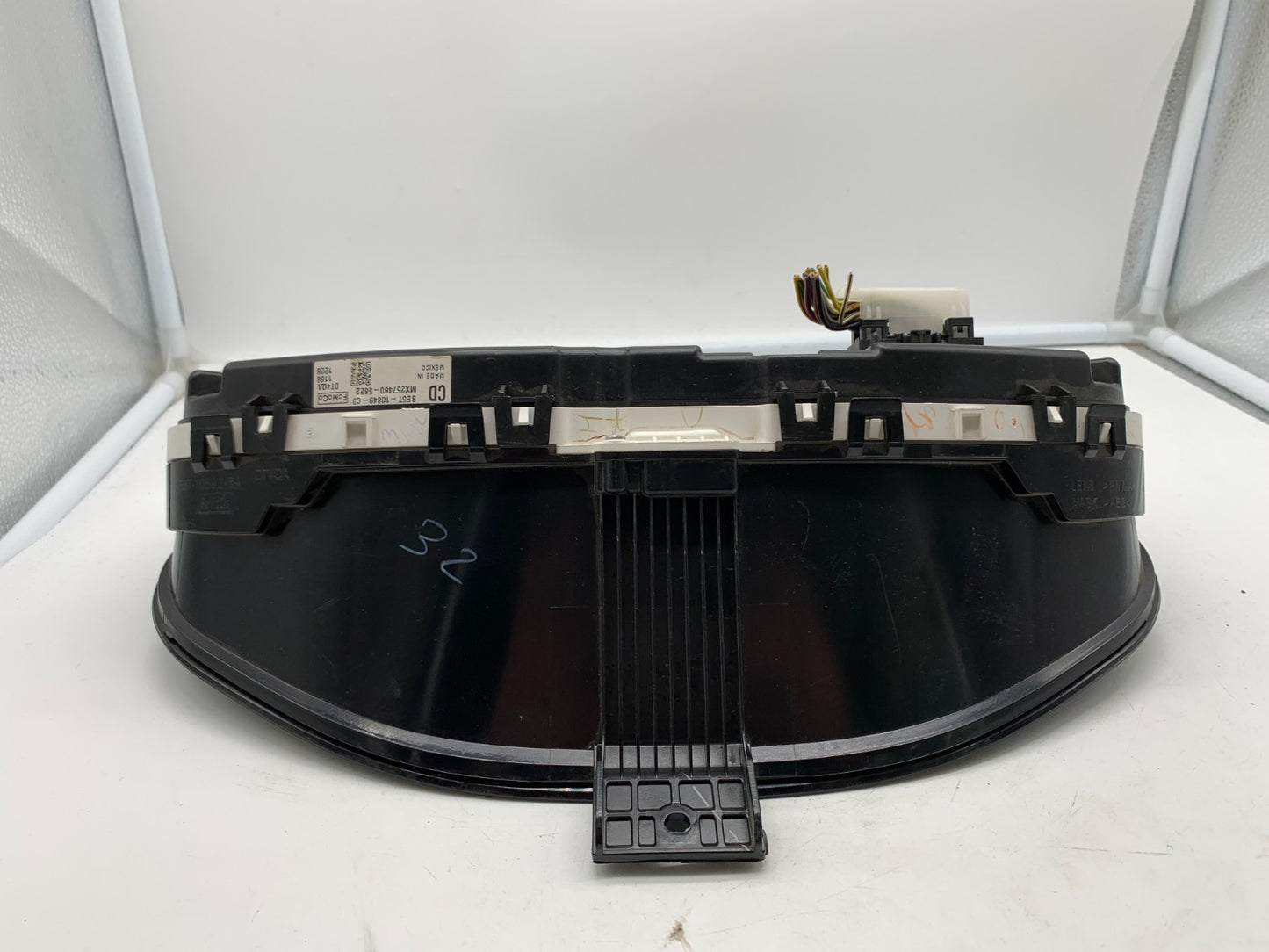 2011-2012 Ford Fusion Speedometer Instrument Cluster 65,280 Miles OEM A04B01001