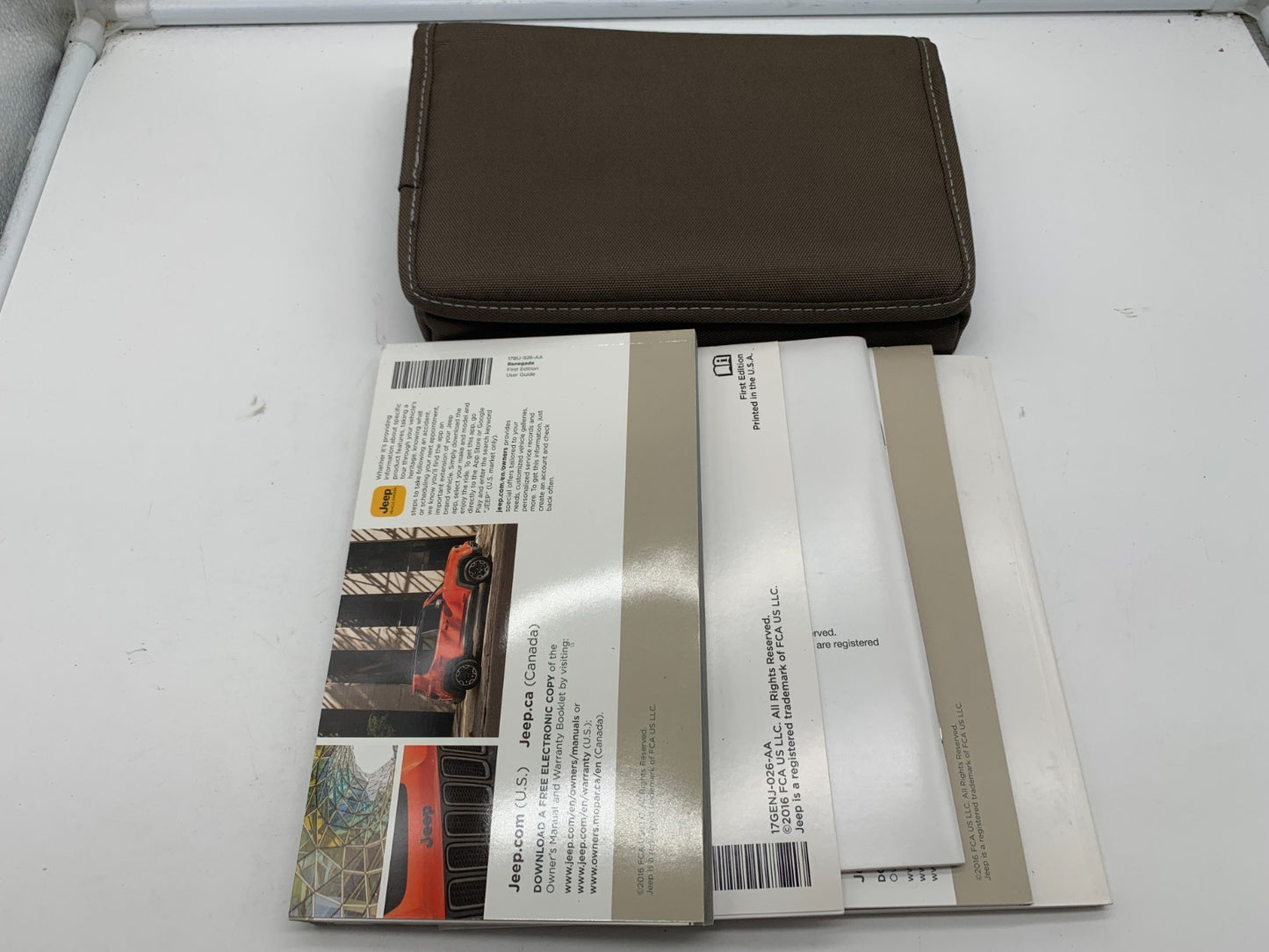 2017 Jeep Renegade Owners Manual Set with Case OEM B03B23021