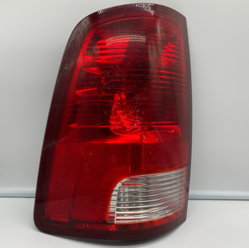 2009-2018 Ram 1500 Driver Tail Light Taillight OEM B04B29008