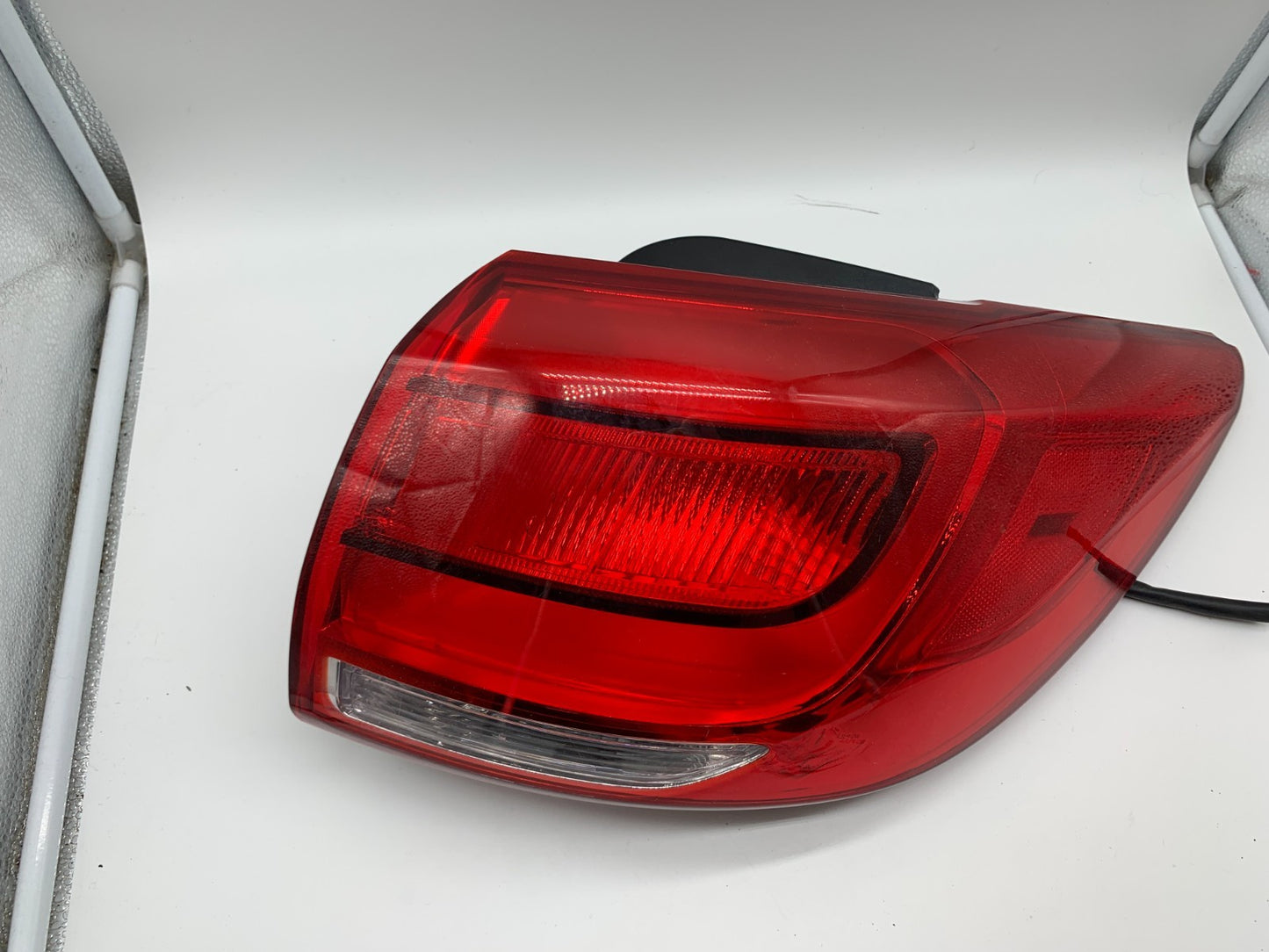 2014-2016 Kia Sportage Passenger Tail Light Taillight OEM C02B21002
