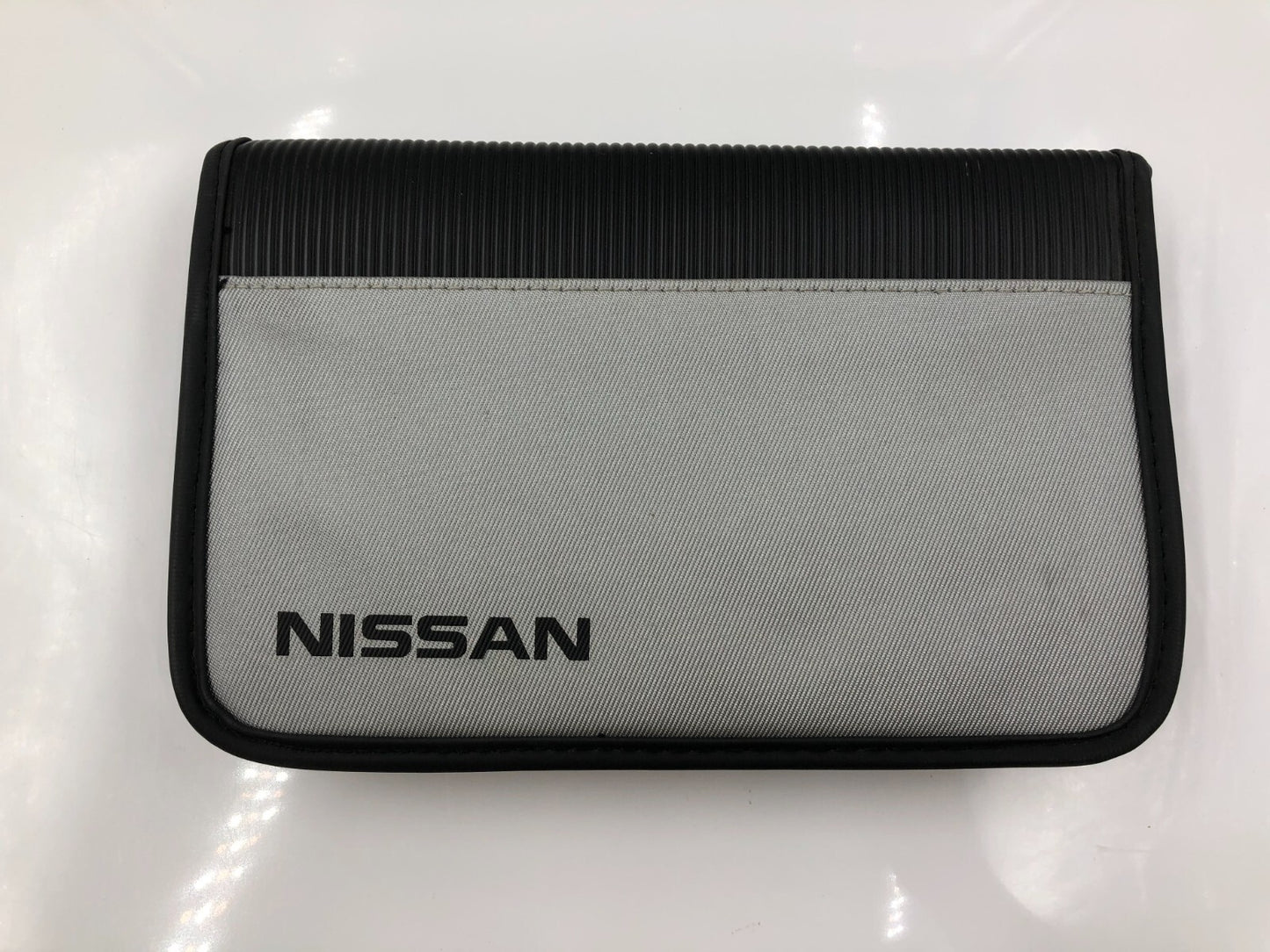 2005 Nissan Quest Owners Manual Set with Case OEM C02B10082