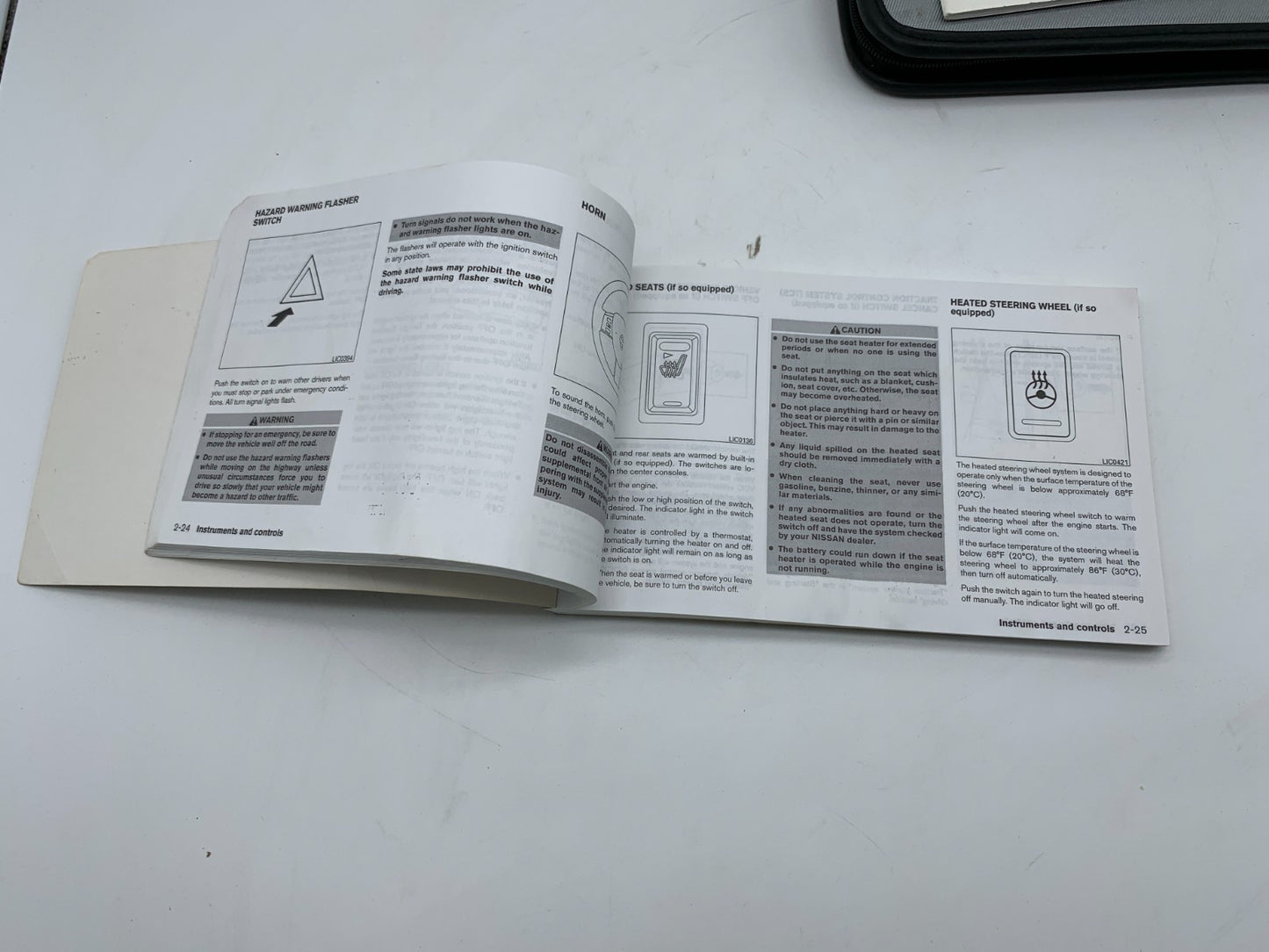 2004 Nissan Maxima Owners Manual Set with Case OEM C03B32010