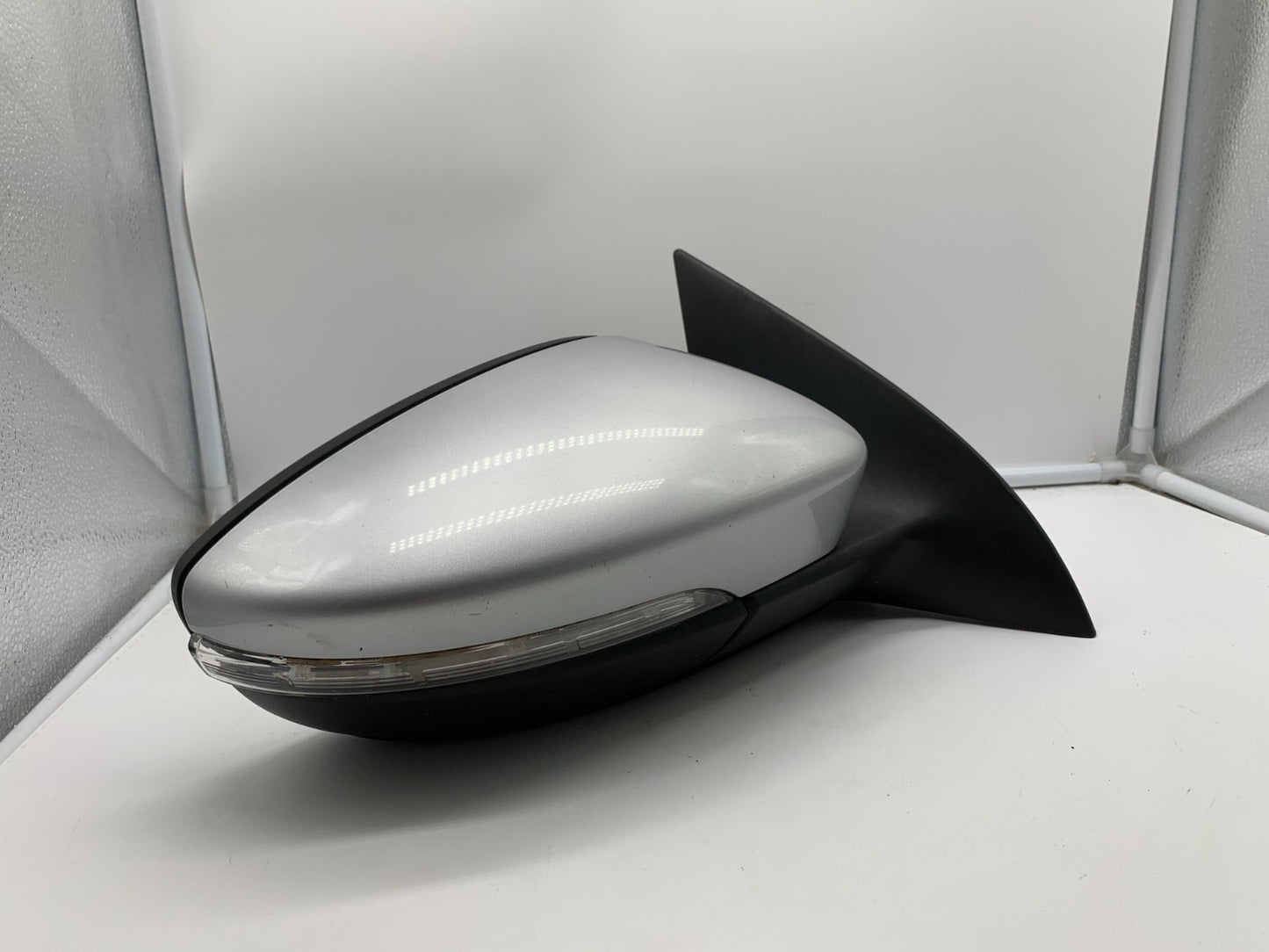 2009-2012 Volkswagen CC Passenger Side View Power Door Mirror Silver C04B36022
