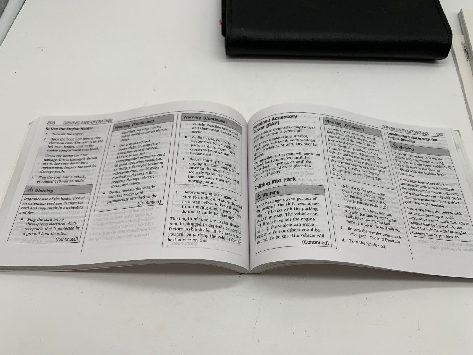 2019 Cadillac Escalade Owners Manual Set with Case OEM E02B41022