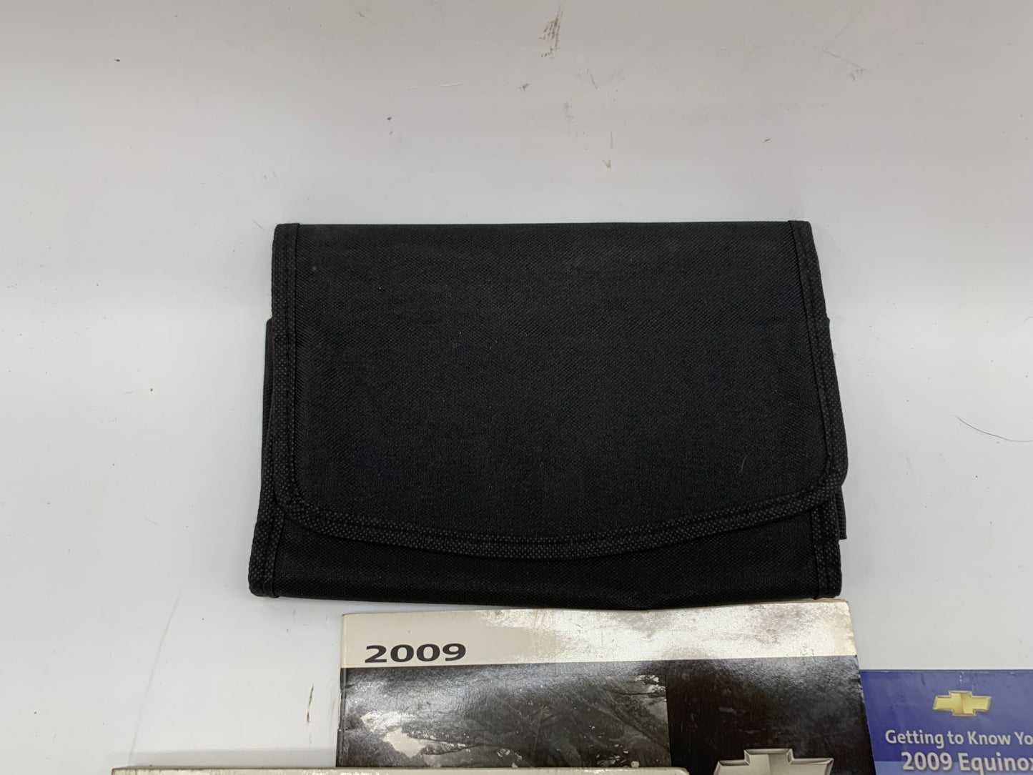 2009 Chevrolet Equinox Owners Manual Set with Case OEM B01B04048