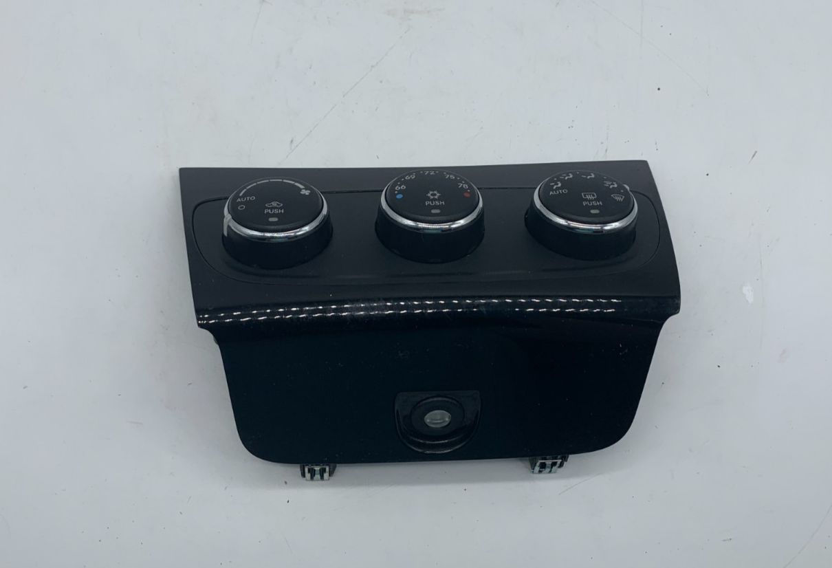 2011-2014 Chrysler 200 AC Heater Climate Control Unit OEM C01B14006