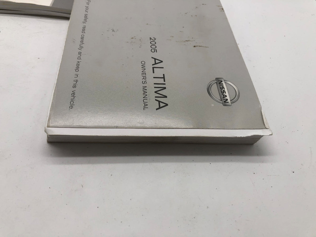 2005 Nissan Altima Owners Manual Set with Case OEM R01B50002