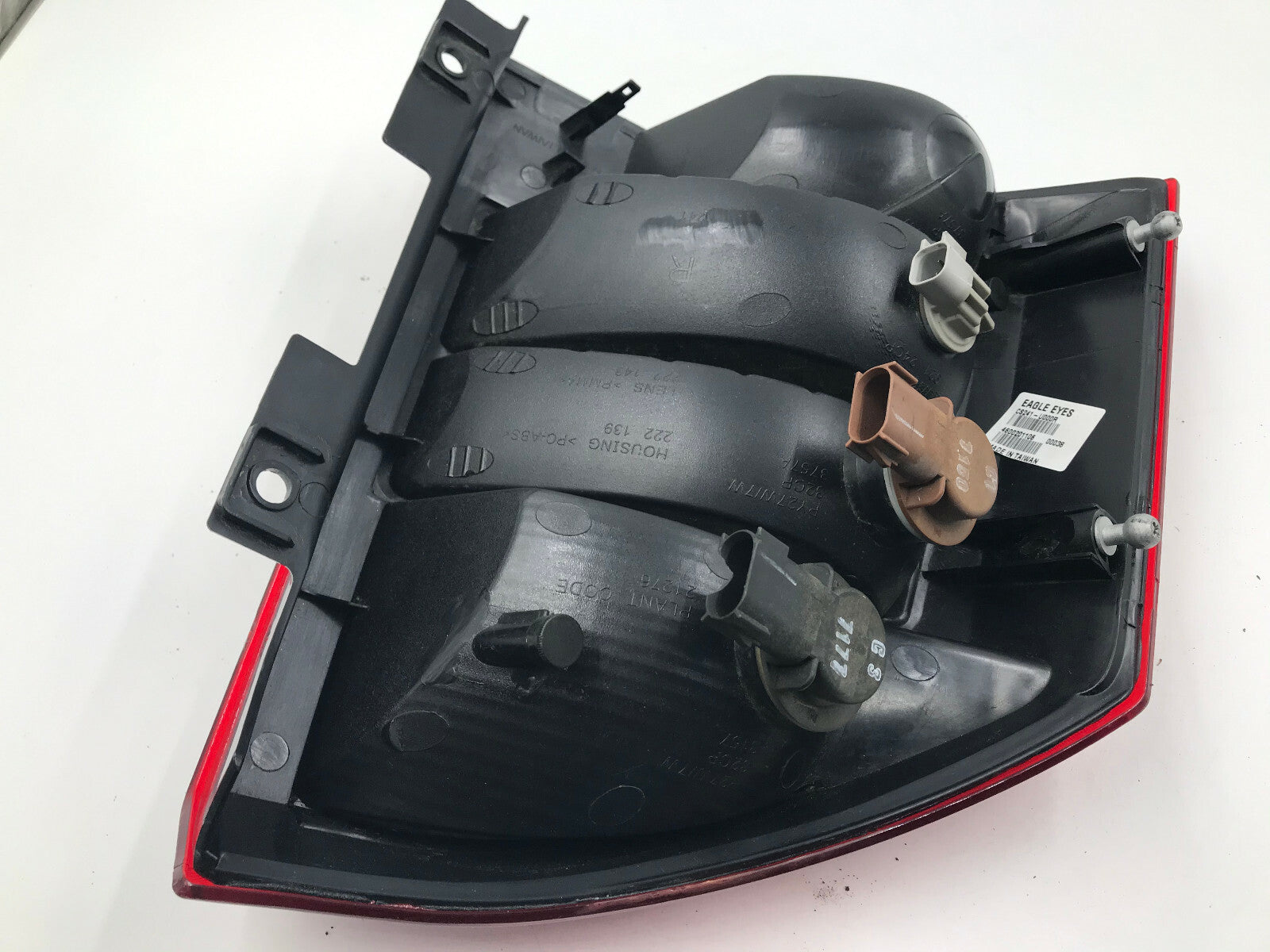 2007-2010 Jeep Compass Passenger Side Tail Light Taillight OEM C04B28046