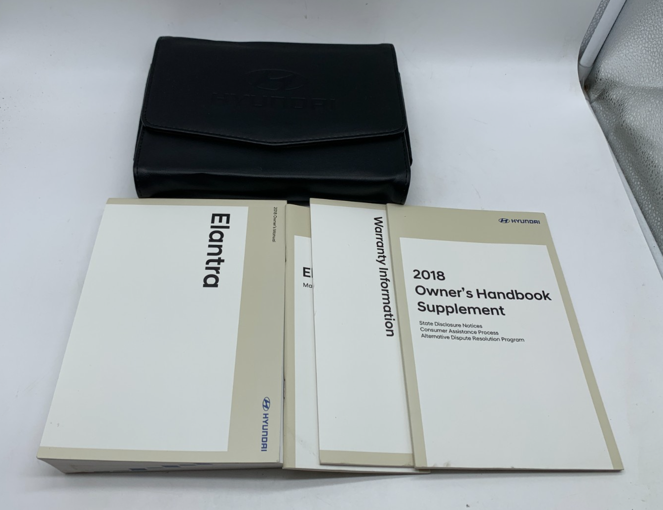 2018 Hyundai Elantra Owners Manual Set with Case OEM D02B09043
