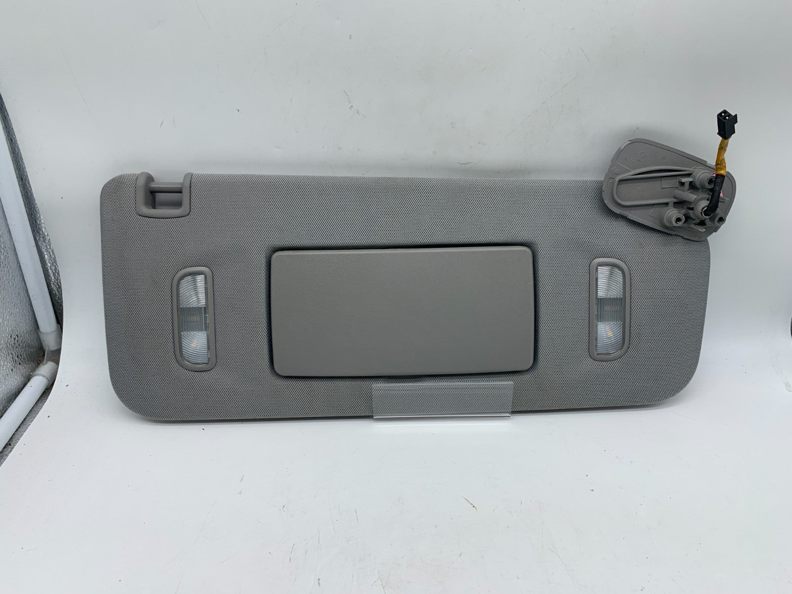 2015-2020 Chevrolet Yukon Passenger Sun Visor Gray Illuminated OEM C02B31004
