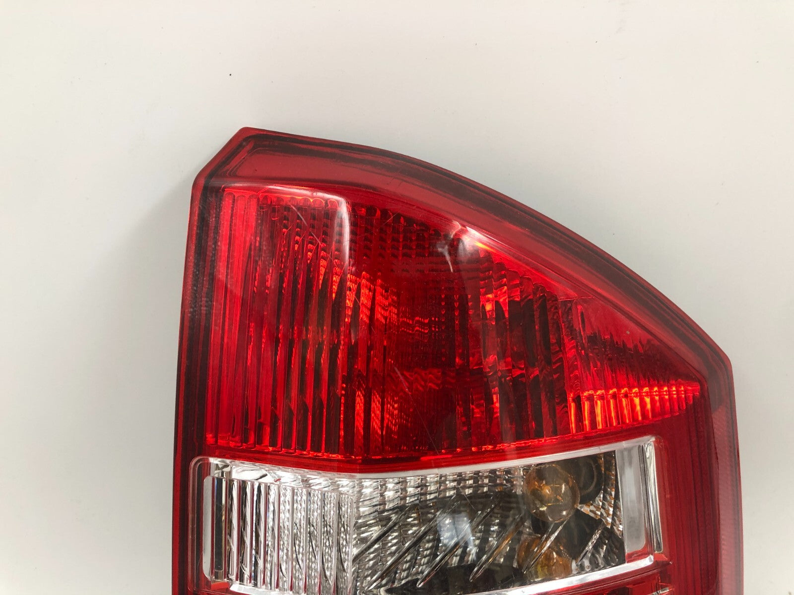 2007-2010 Jeep Compass Passenger Side Tail Light Taillight OEM C03B55009