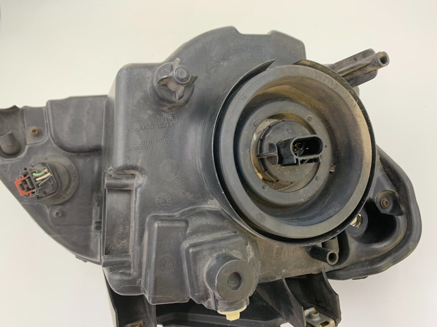 2007-2008 Chrysler Pacifica Driver Side Head Light Headlight OEM D02B57001