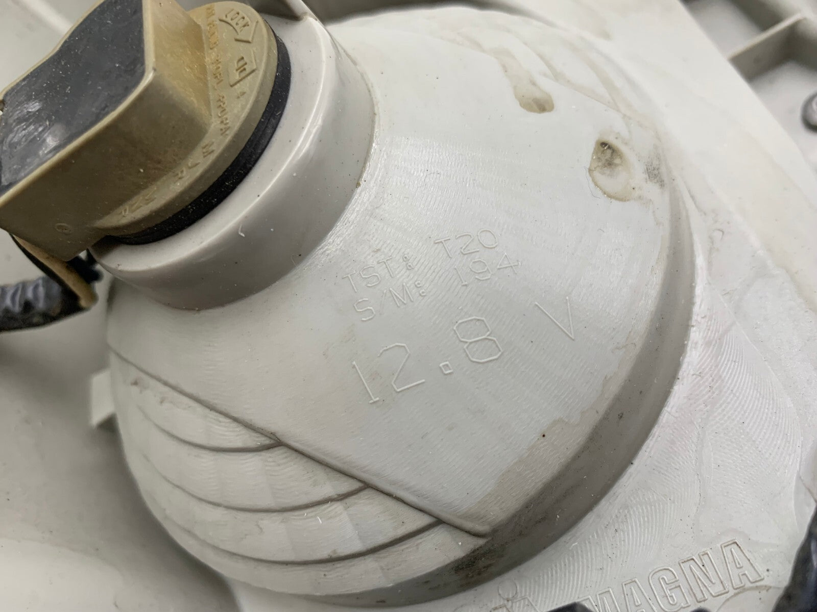 2008-2012 Buick Enclave Passenger Side Tail Light Taillight OEM A01B25026