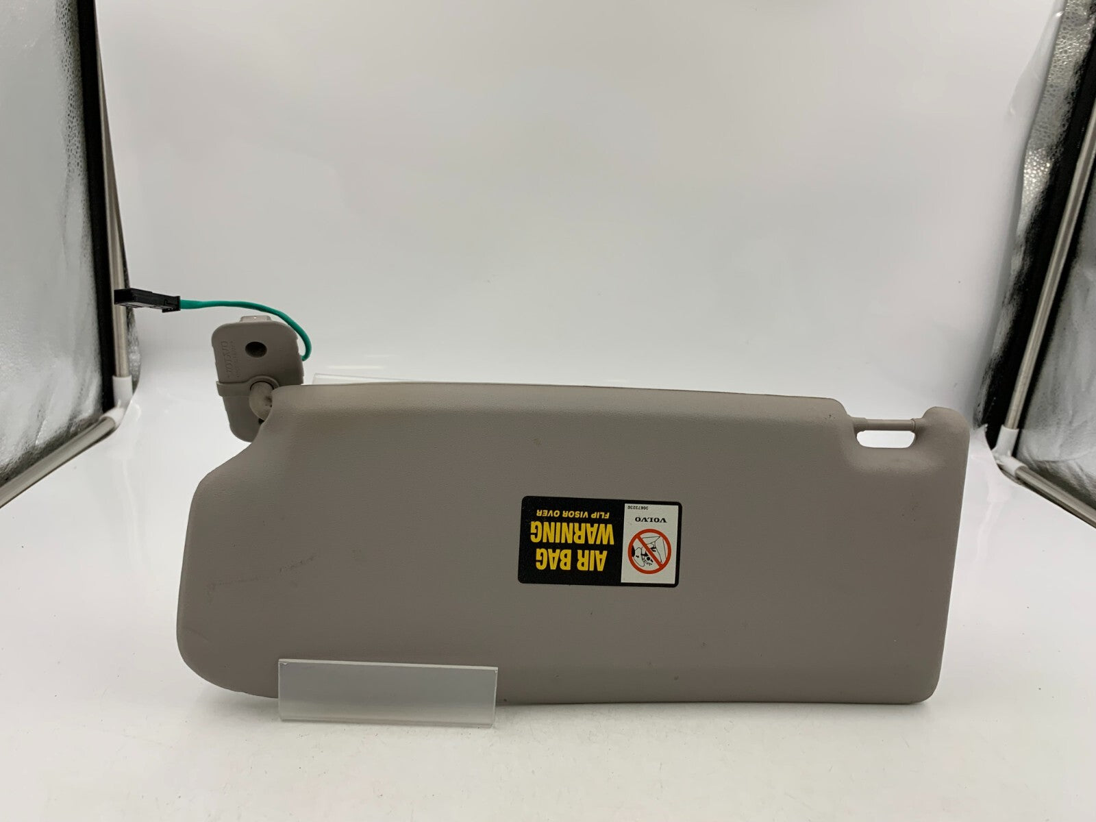 2004-2006 Volvo V40 Passenger Sun Visor Gray Illuminated OEM B01B54008