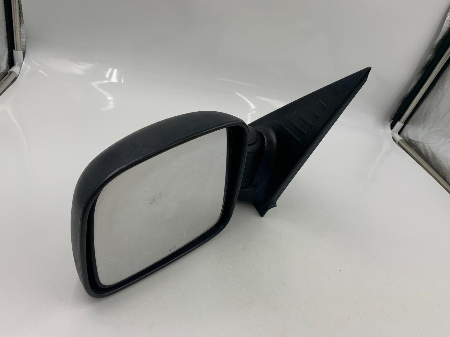 2002-2007 Jeep Liberty Driver Side View Power Door Mirror Black OEM D03B60003