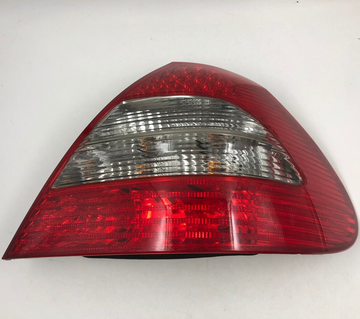 2007-2009 Mercedes-Benz E300 Passenger Side Tail Light Taillight OEM D02B21027