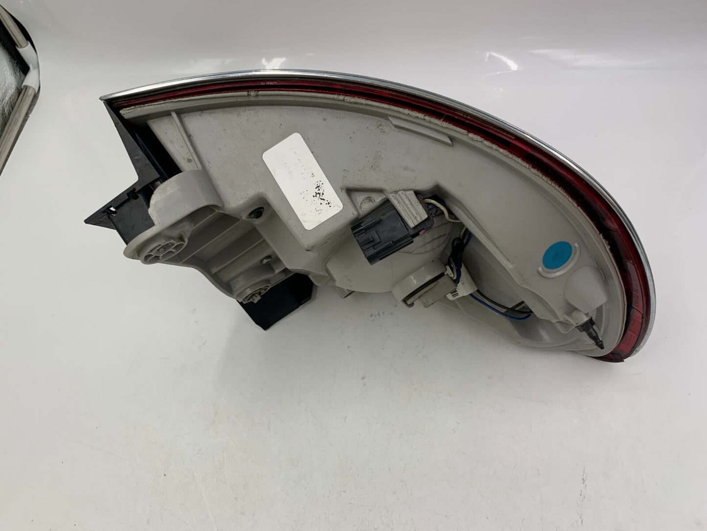 2008-2012 Buick Enclave Passenger Side Tail Light Taillight OEM B03B50005