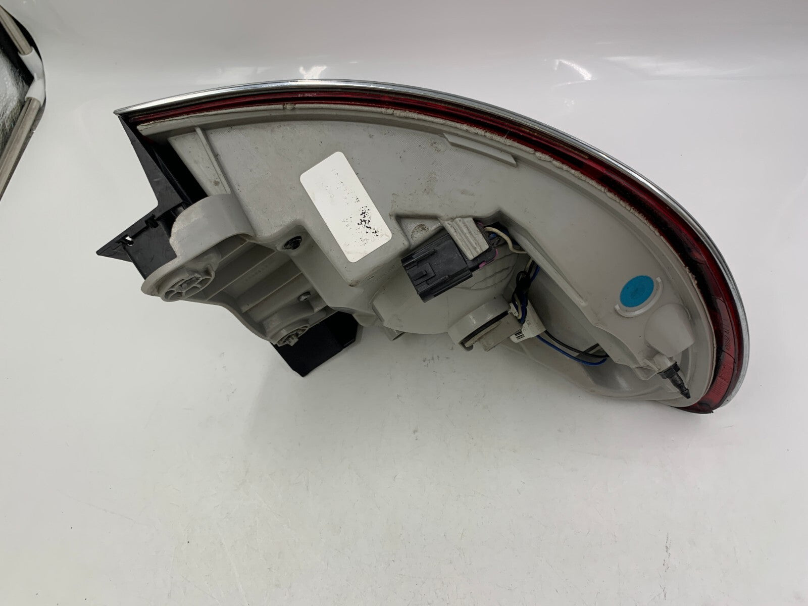 2008-2012 Buick Enclave Passenger Side Tail Light Taillight OEM B03B50005