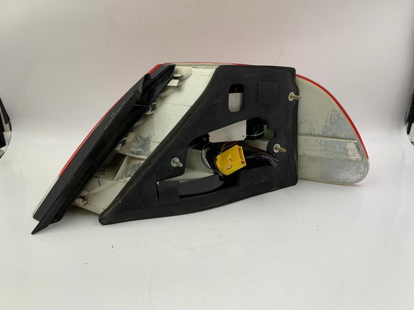 2002-2005 BMW 745i Driver Side Tail Light Taillight OEM D01B62002